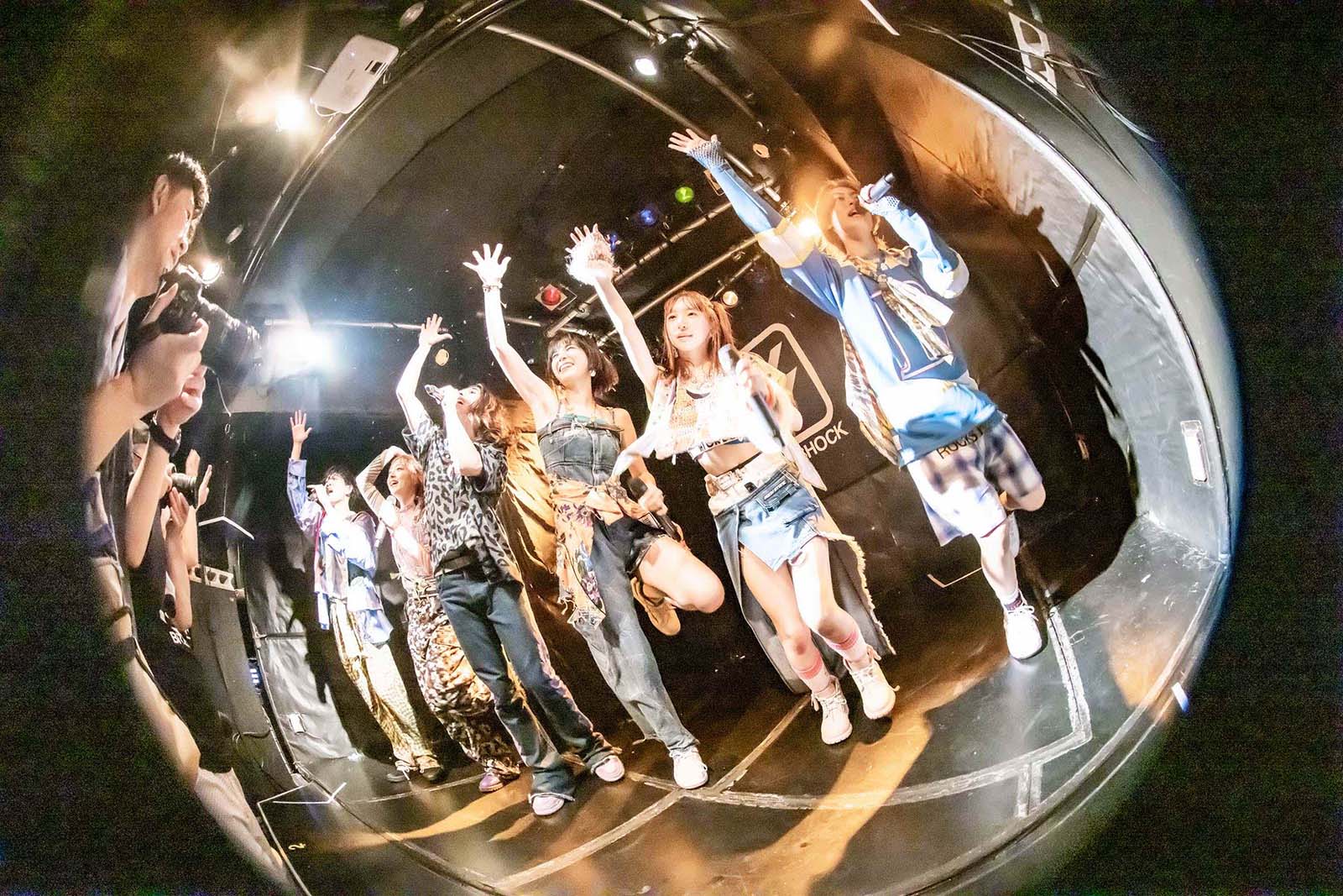 BiTE A SHOCK Photo by 藤井拓