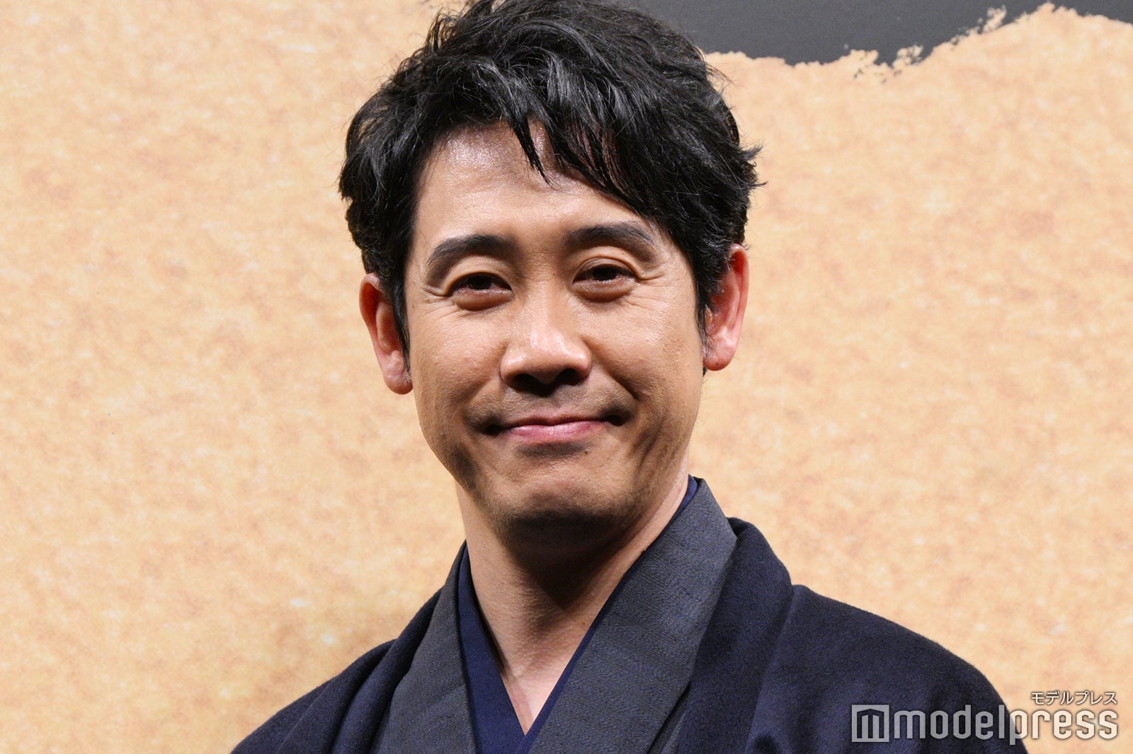 撮影中のケガで7針縫っていた大泉洋（C）モデルプレス