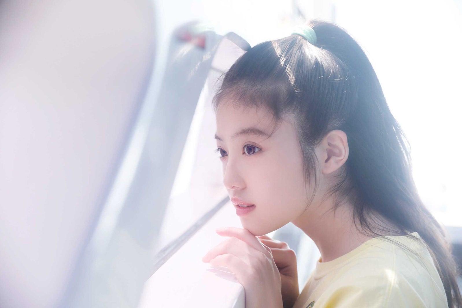 公開されたアザーカット　撮影＝三宮幹史／「今田美桜写真集 ラストショット」（講談社）より