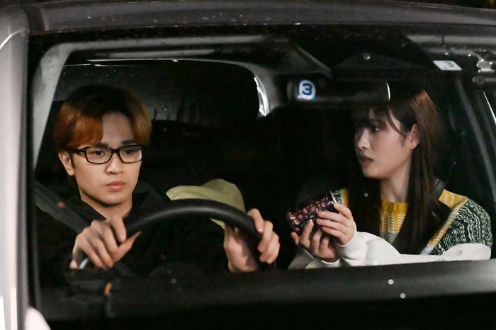 中島健人、高橋ひかる「リビングの松永さん」第8話より(C)カンテレ