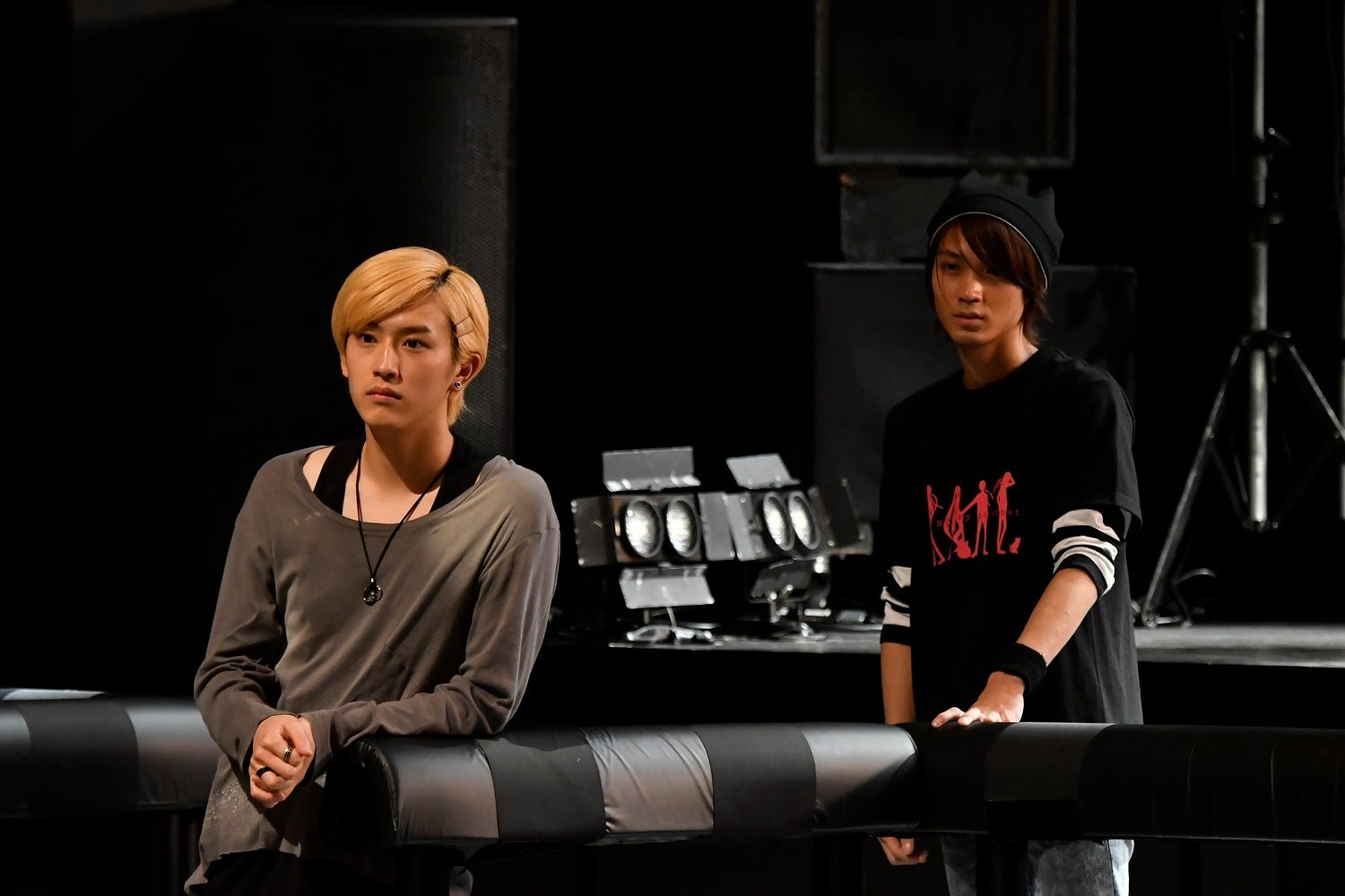 杉野遥亮、磯村勇斗（C）2017映画「覆面系ノイズ」製作委員会