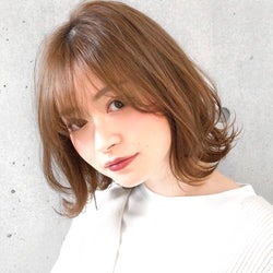 印象が変わるライトブラウンの髪色まとめ。カラーチェンジで透明感たっぷりの女性に