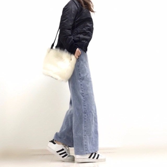 17年春はバギーパンツの注目度がアップ 新鮮春コーデの作り方 モデルプレス 17年春はバギーパンツの注目度がアップ 新鮮春コーデの作り方 モデルプレス