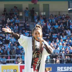 モデルプレス - 倖田來未「泣きそうなった」サガン鳥栖試合前にパフォーマンス