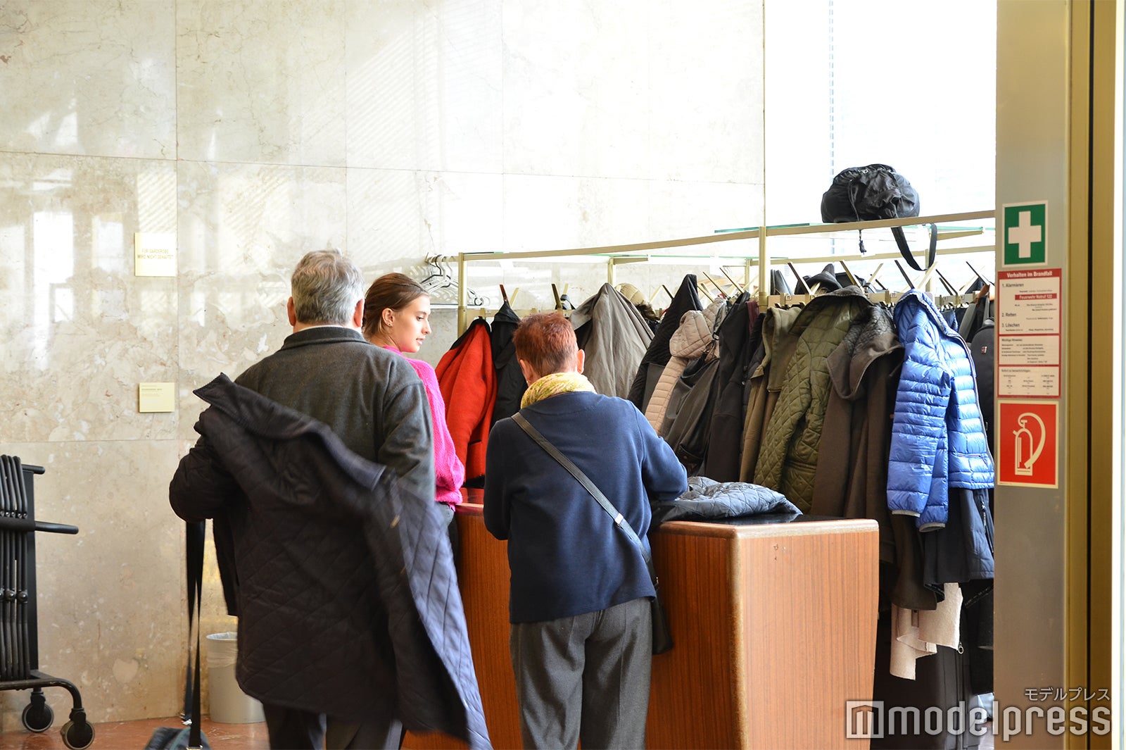 無料のクローク（C）モデルプレス