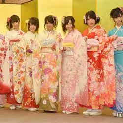 SKE48新成人（左から）佐藤聖羅、梅本まどか、矢方美紀、小木曽汐莉、柴田阿弥、小林亜実、日置実希