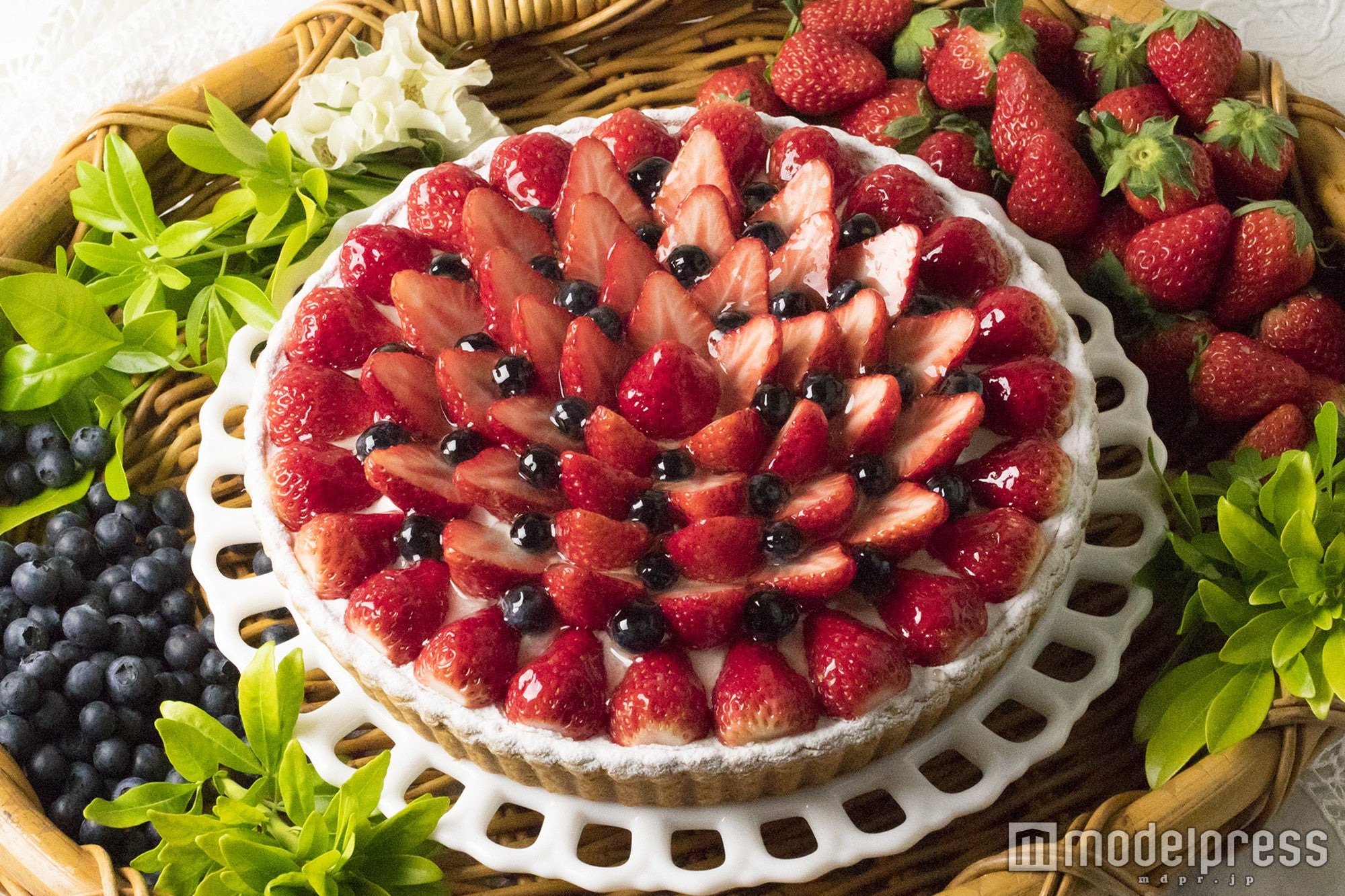 桃×イチゴを最強コンビで味わう 「キル フェ ボン」新作タルトにうっとり