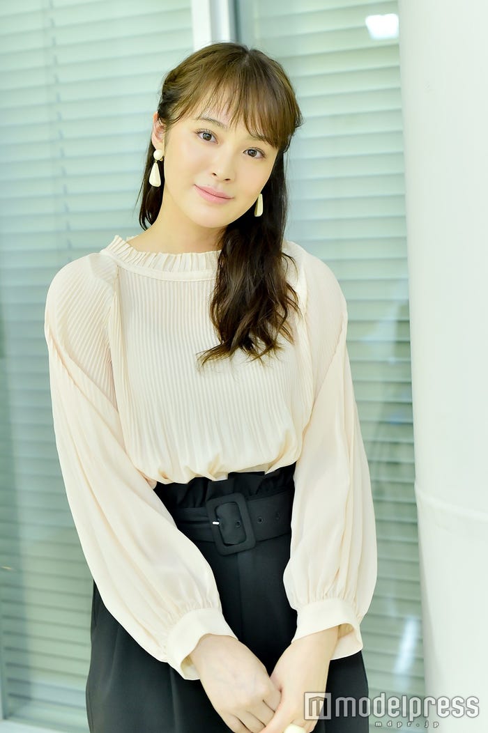 貫地谷しほり(C)モデルプレス
