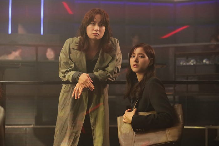 深川麻衣、新木優子「良いこと悪いこと」第2話(C)日本テレビ