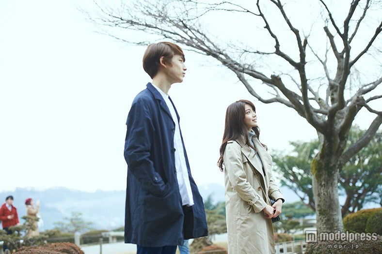 （左より）坂口健太郎、森カンナ