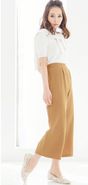 ジョーゼットシンプルワイドパンツ「神戸レタス」2590円(税込)