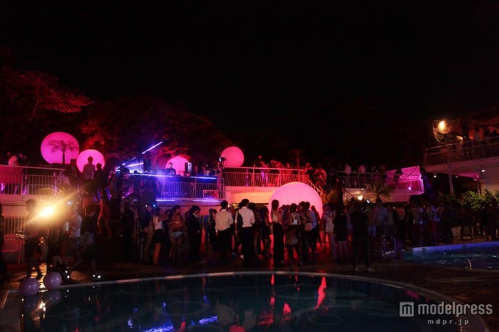 ラグジュアリーな雰囲気たっぷり/「TGC 2013 A/W AFTER PARTY TGC Night Pool Party」(C)TGC Night Pool Party 2013