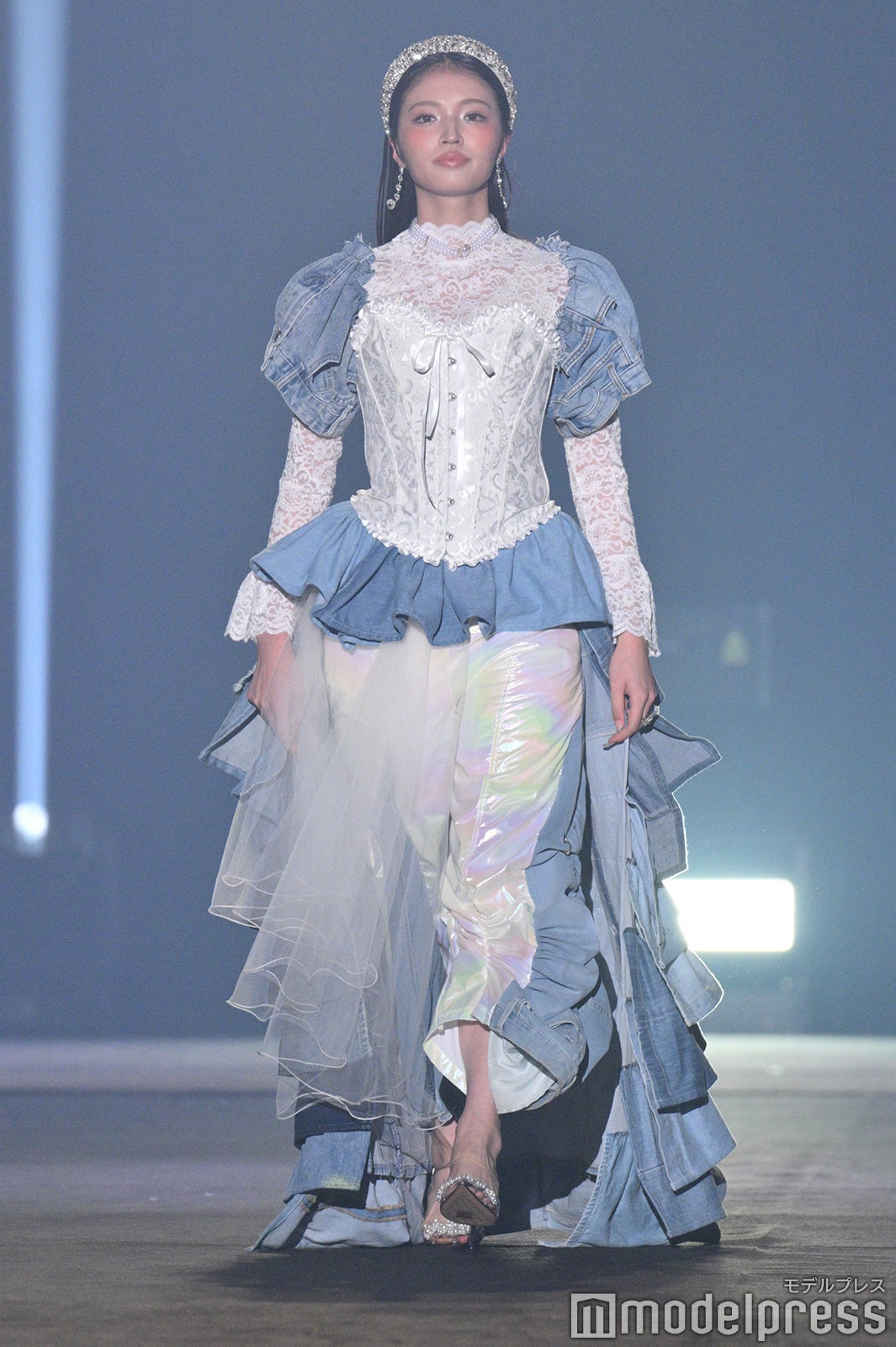 （C）モデルプレス