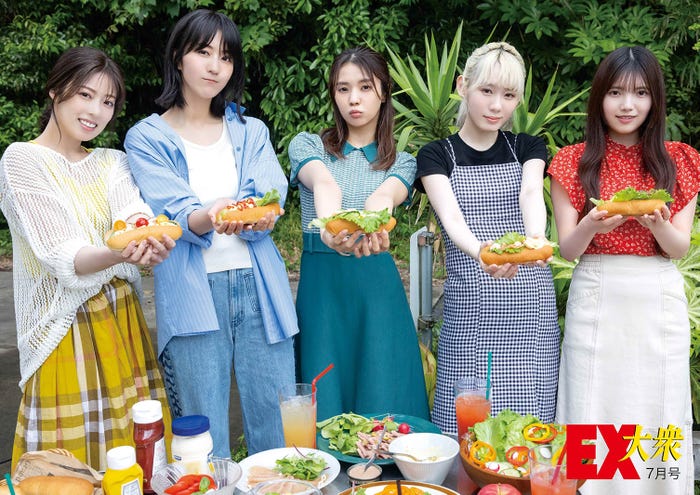 (左から)齋藤冬優花、土生瑞穂、小林由依、小池美波、上村莉菜/撮影:西田幸樹・双葉社