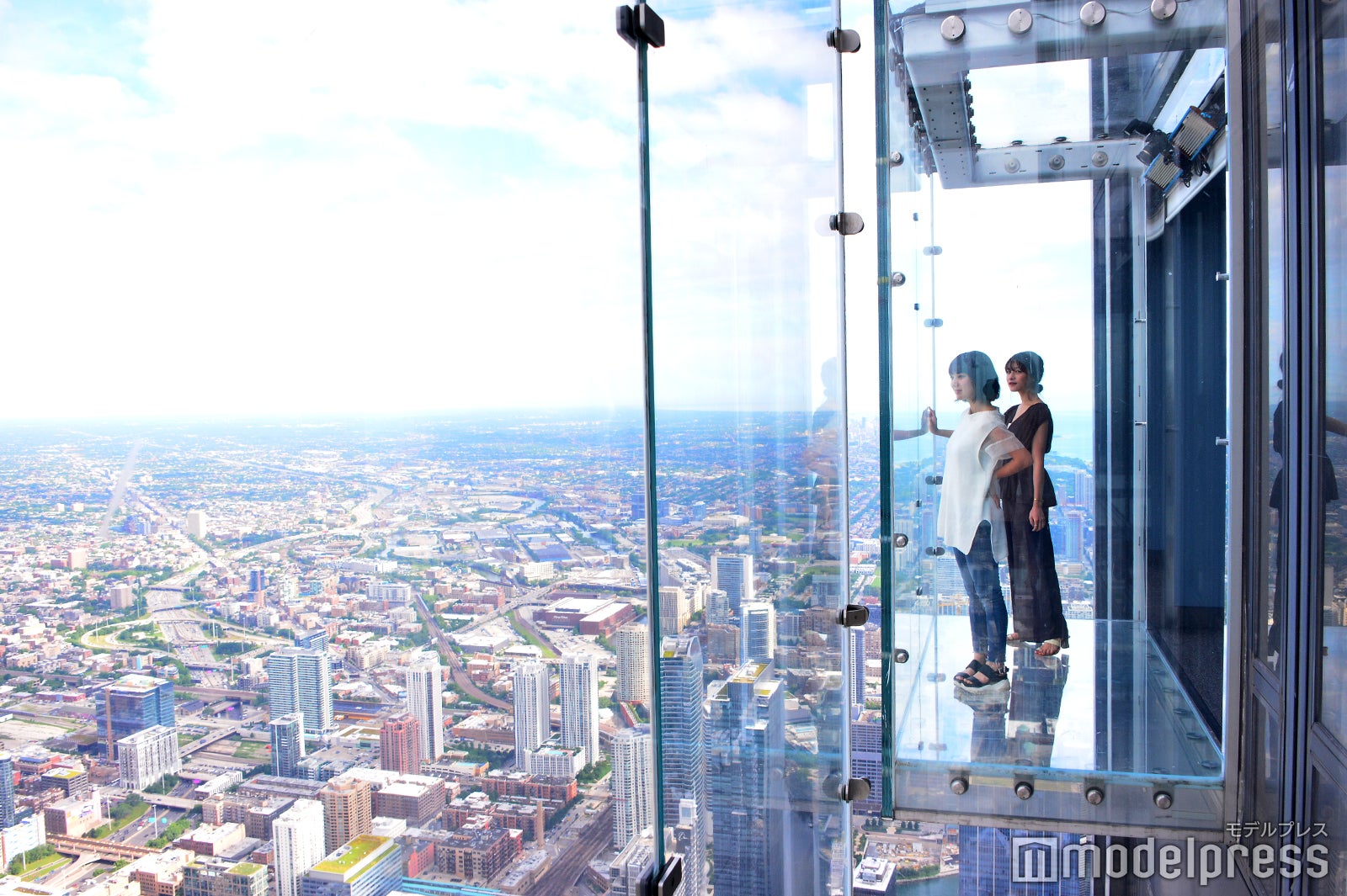 上空にせり出したガラス張りのデッキがあるため浮遊感のある1枚が撮れる（C）モデルプレス