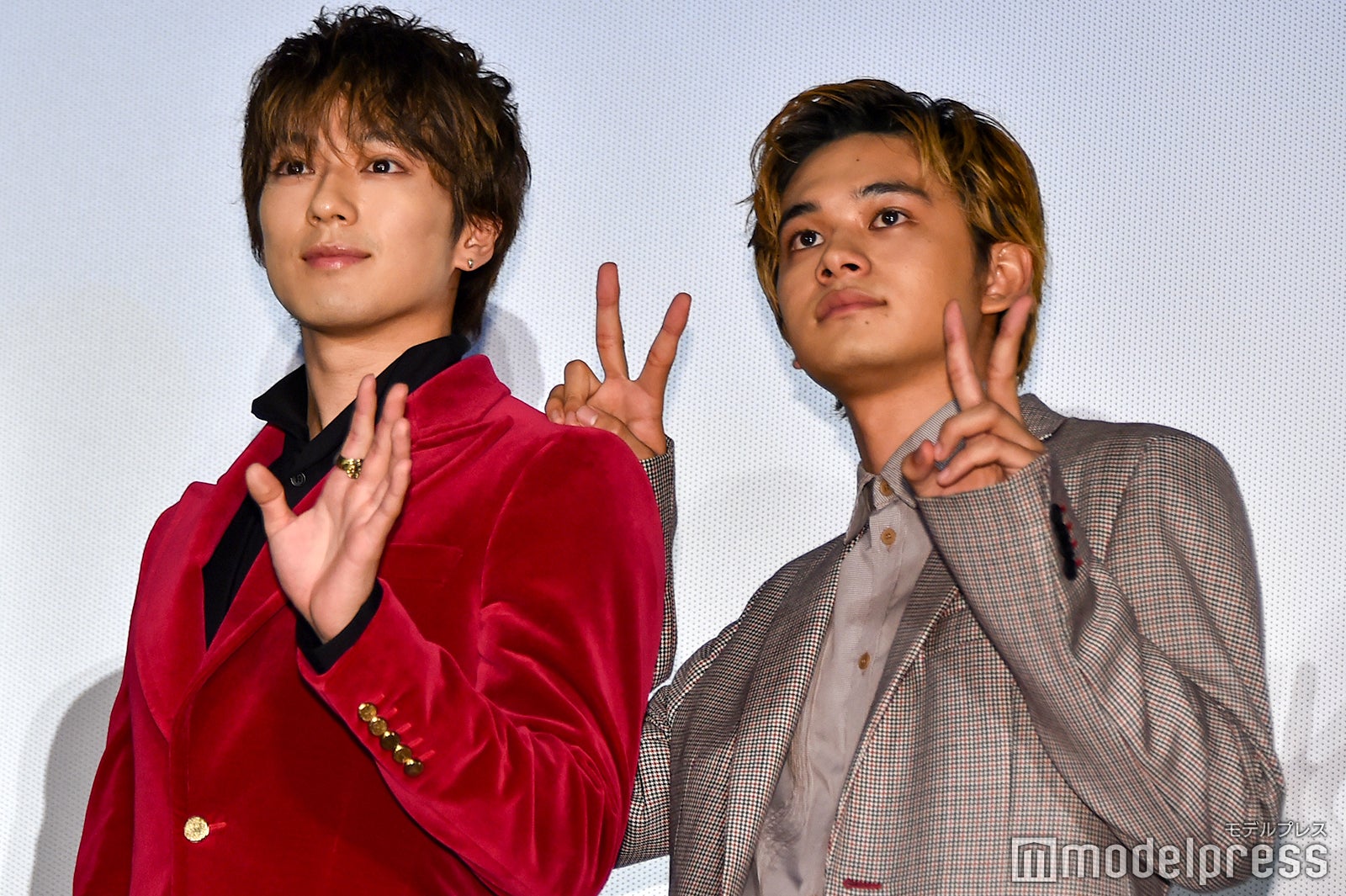 新田真剣佑、北村匠海の弱点・足首を突如触る 今日も仲良しトークが炸裂＜OVER DRIVE＞