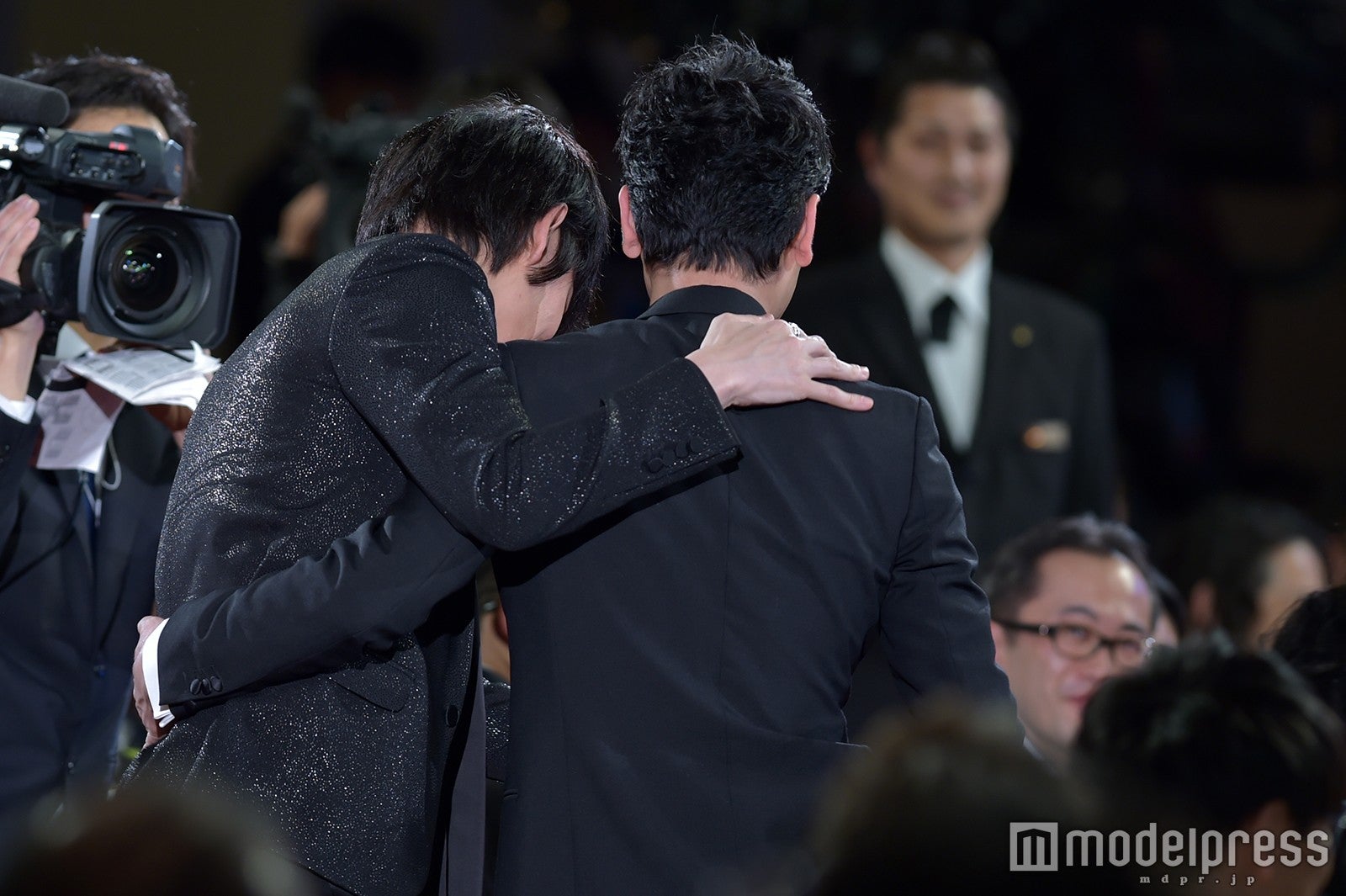 妻夫木聡＆綾野剛（C）モデルプレス