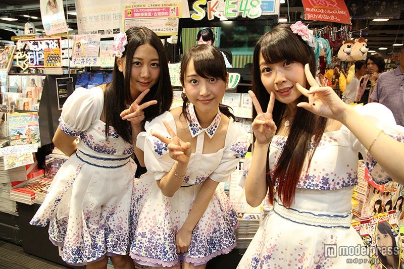 （左から）古畑奈和、松井玲奈、高柳明音