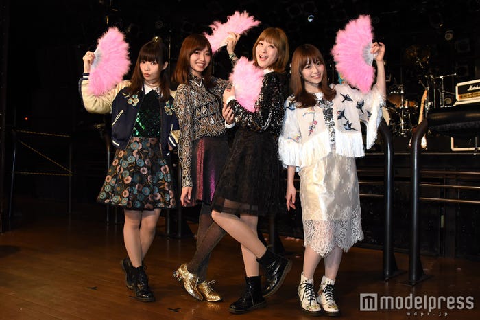 あいにゃん(山内あいな)、ひなんちゅ(梅村妃奈子)、すぅ(吉田菫)、ゆかるん(黒坂優香子) (C)モデルプレス