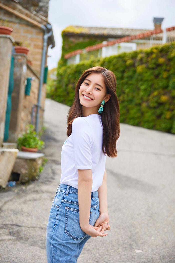 新木優子の2nd写真集「honey」(12月15日発売)(C)SDP