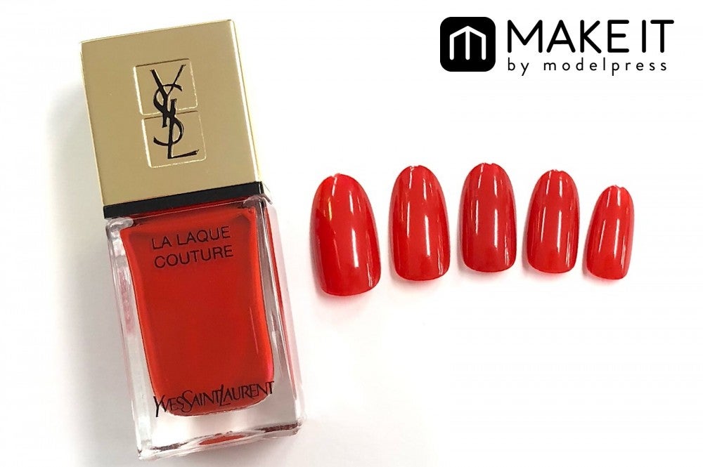 YSL／ラ ラッククチュール／N°125 レディッシュ オレンジ（限定色）／3,200円（税抜） (C)メイクイット