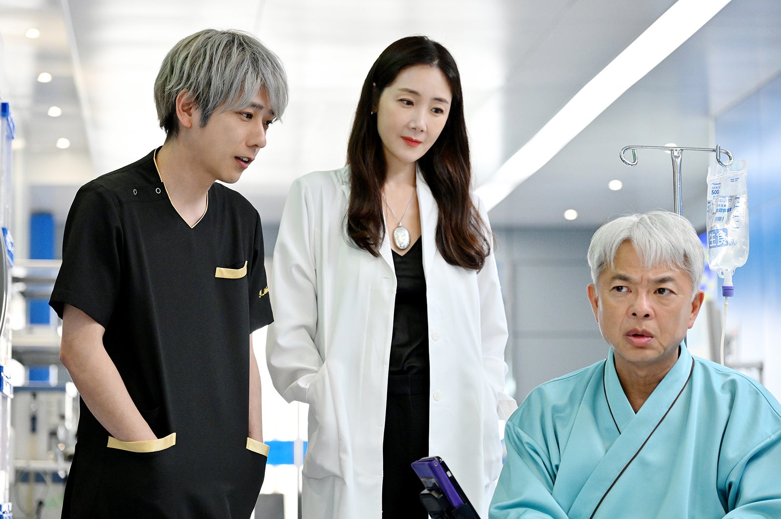 二宮和也、チェ・ジウ、恵俊彰「ブラックペアン シーズン２」第5話より（C）TBS