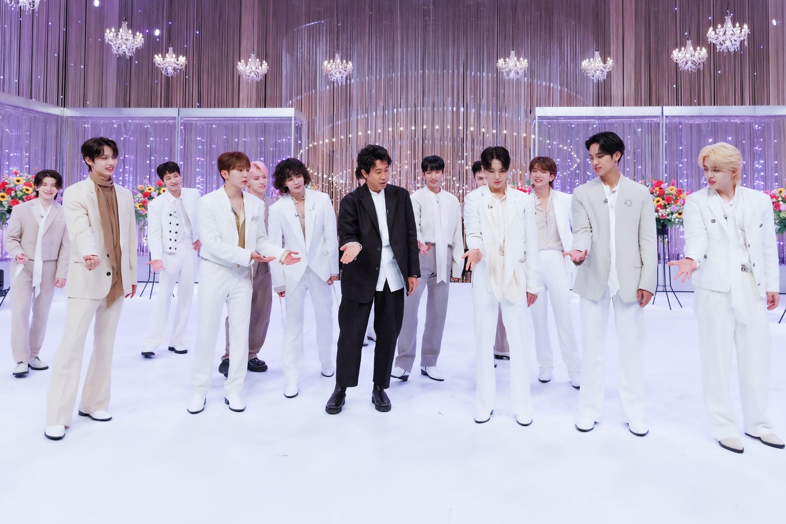 SEVENTEEN、大泉洋（C）NHK