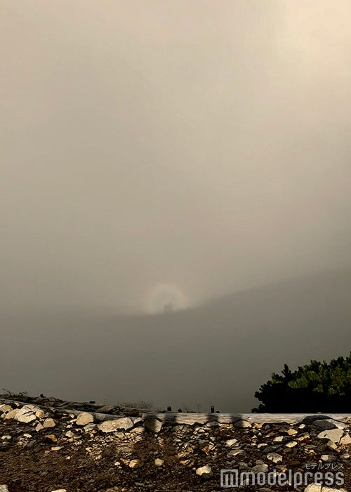 急な霧に覆われるブロッケン現象出現（C）モデルプレス