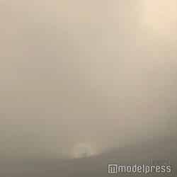 急な霧に覆われるブロッケン現象出現（C）モデルプレス