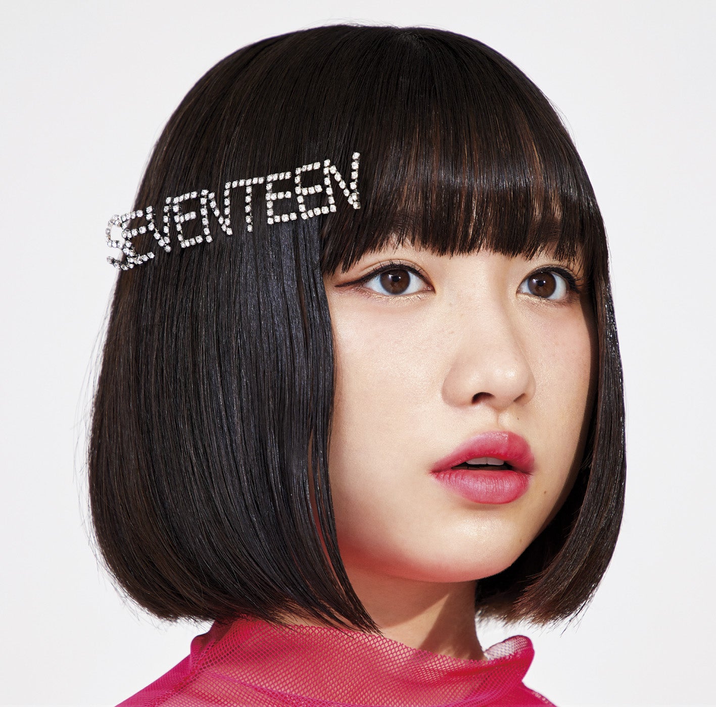「SEVENTEEN」通常盤（提供写真） 