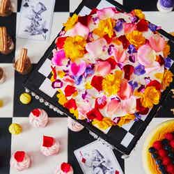 きらめく昼下がりのフラワーケーキ、 キングオブハートのコスチューム スフレフロマージュ/画像提供:ベストホスピタリティーネットワーク