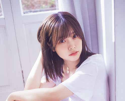 中国人コスプレイヤー・Liyuu、ショーパンで美脚披露 “恋する”グラビア披露