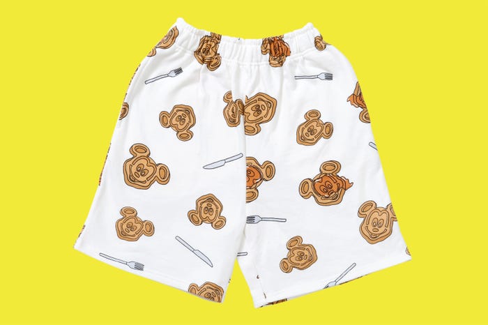 ショートパンツ¥6,500(C)Disney
