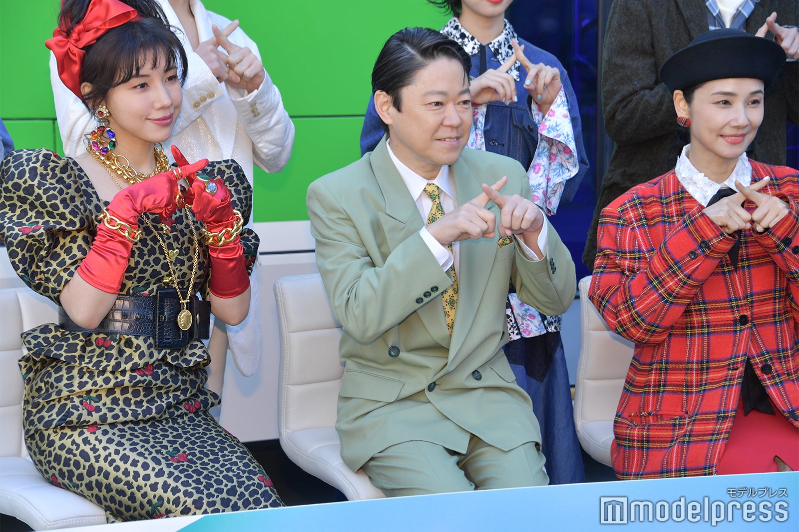 （左から）仲里依紗、阿部サダヲ、吉田羊（C）モデルプレス