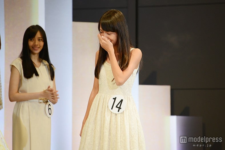 発表の瞬間、涙を流した清原果耶（12）さん