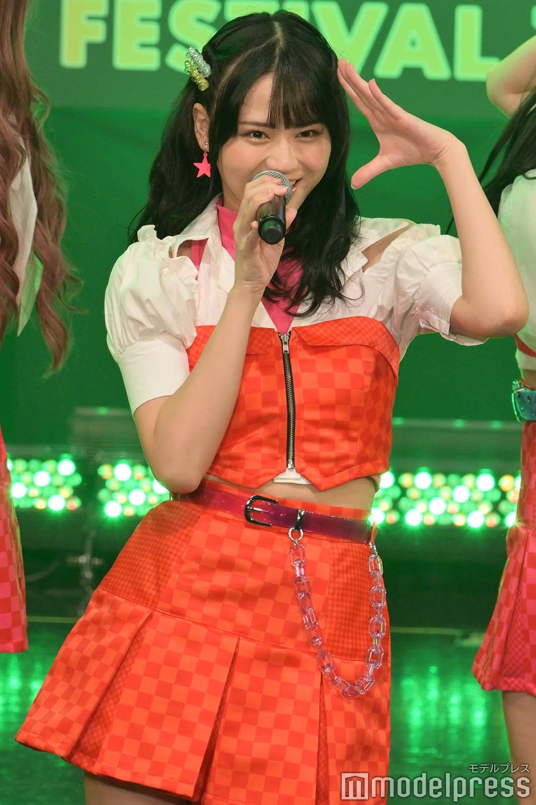 =LOVE （C）モデルプレス