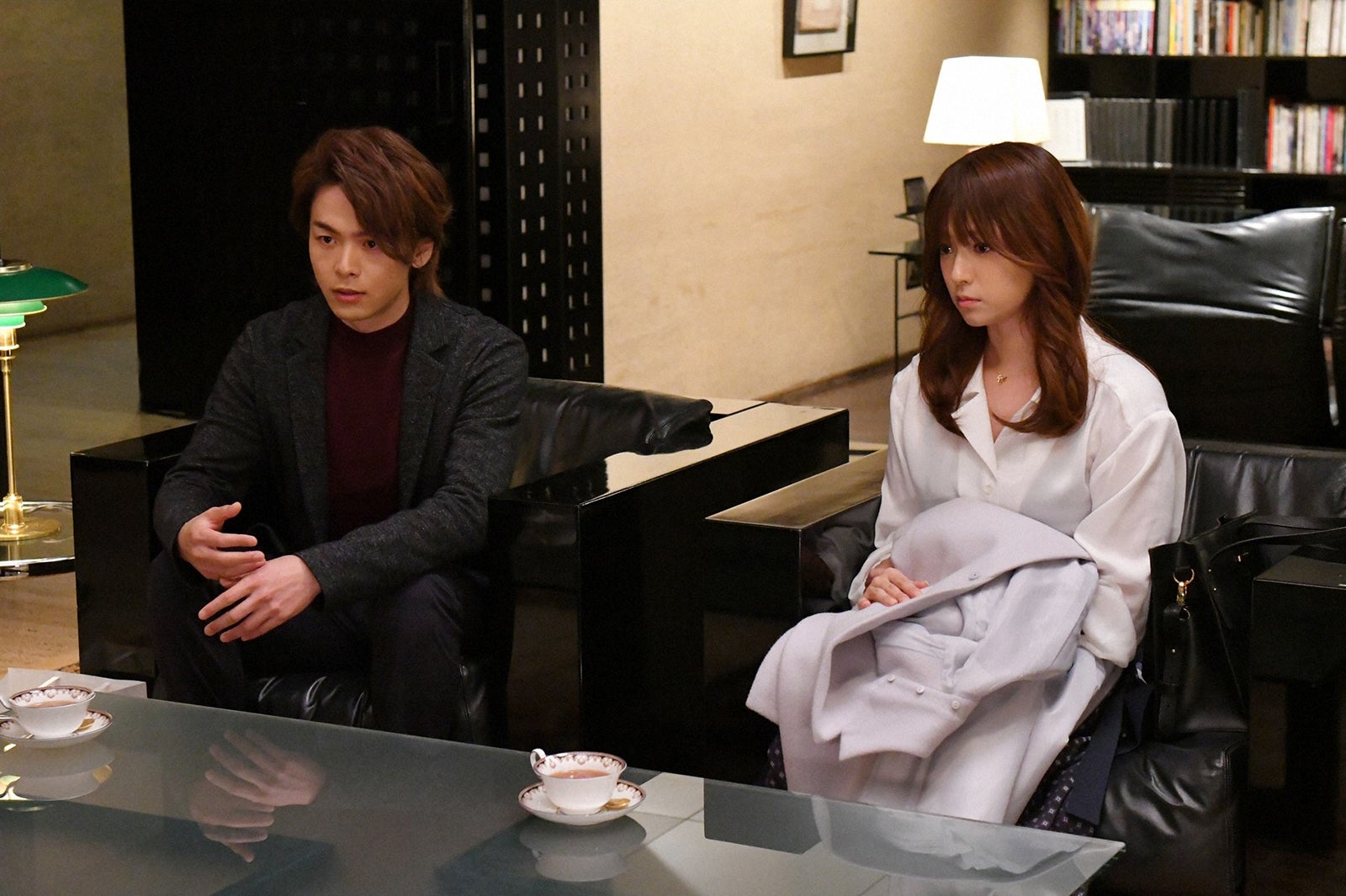 中村倫也、深田恭子／「初めて恋をした日に読む話」第2話より（C）TBS