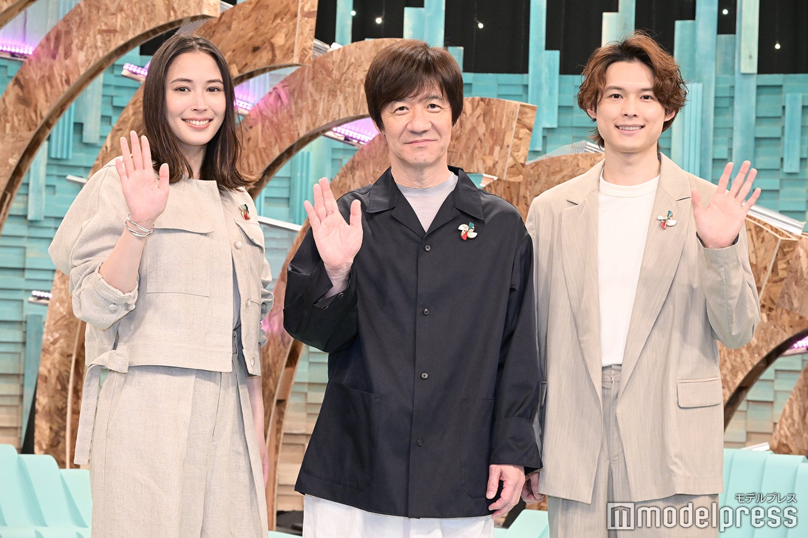 広瀬アリス、内村光良、松村北斗（C）モデルプレス