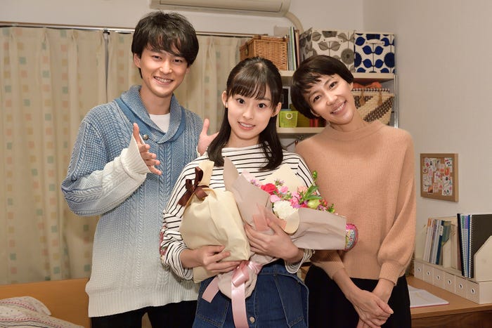 (左から)山本直寛、井本彩花、木村佳乃(画像提供:テレビ朝日)