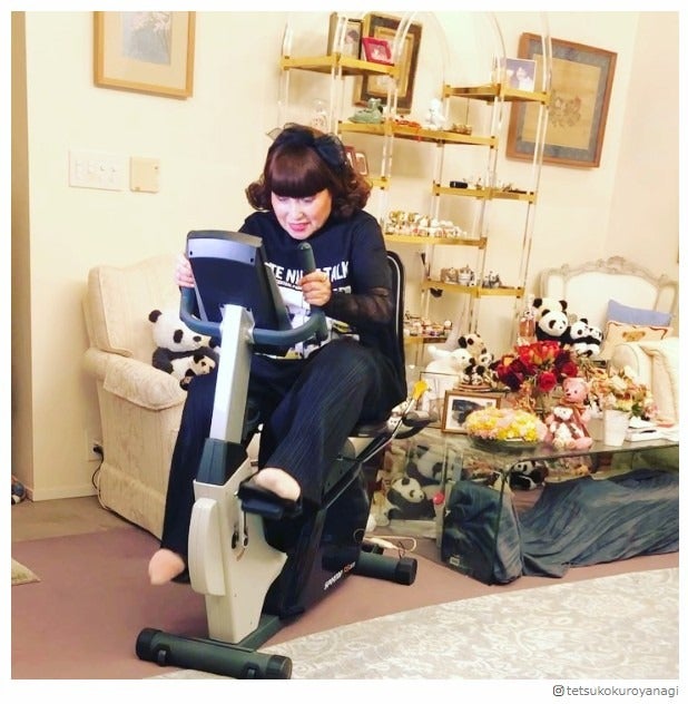 黒柳徹子、自宅での健康維持法を動画で公開 「家でも素敵」「おしゃれ」と話題に