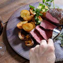 「Cheese Cheers Cafe Shibuya」のジャージー牛の山小屋ステーキ300g、2,580円 /画像提供:Globridge