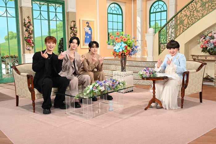 JO1、黒柳徹子(C)TELASA