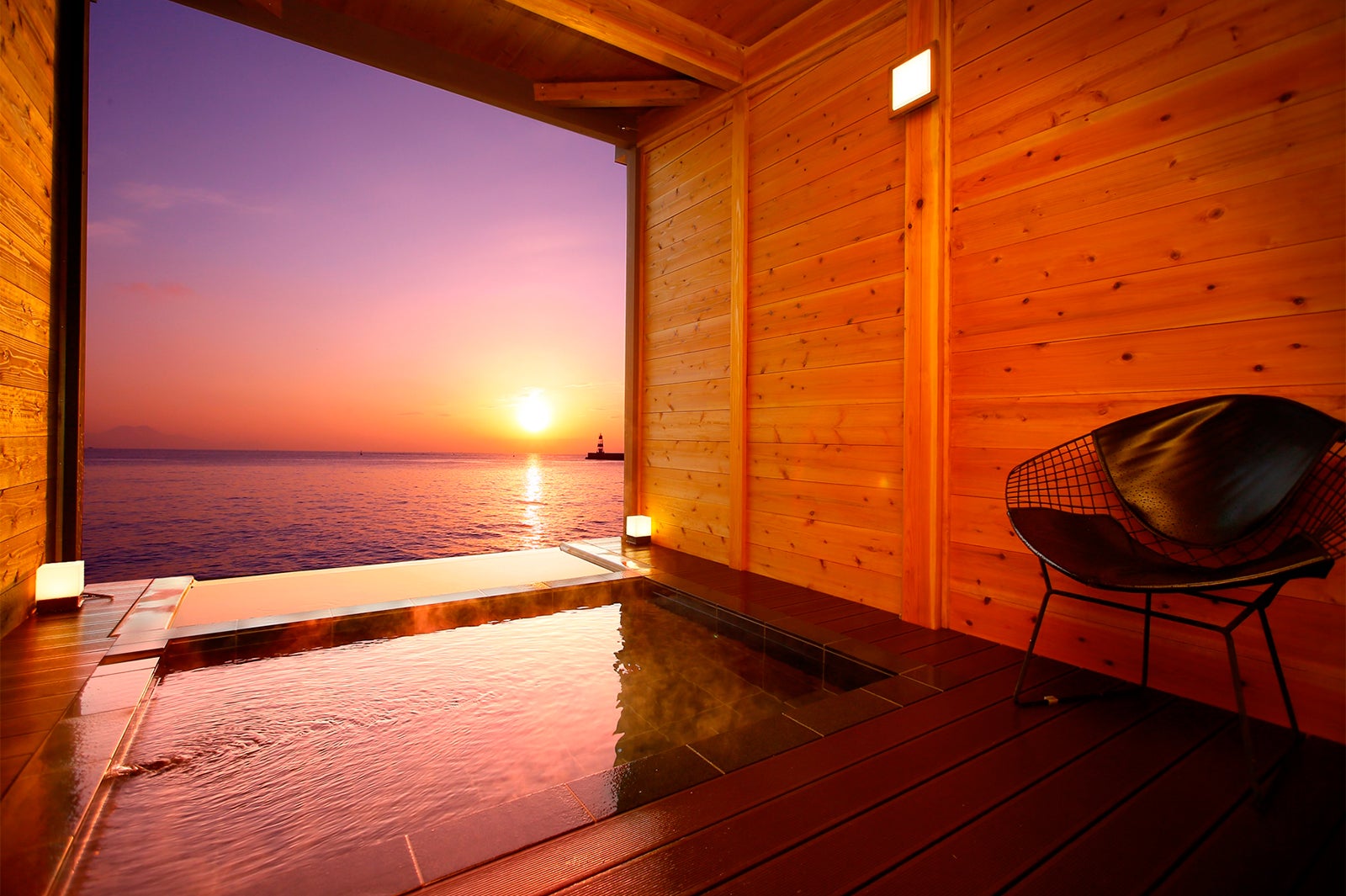 朝日をひとり占め／画像提供：ホテル南風楼