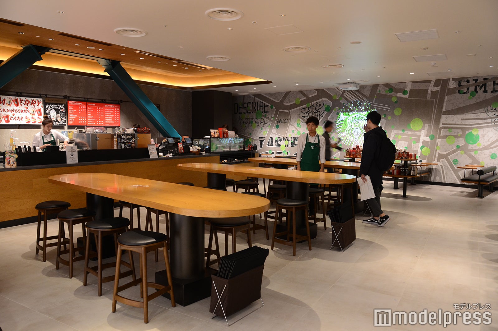 スターバックス（C）モデルプレス