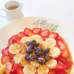 フルーツたっぷりの「フレッシュフルーツパンケーキ」