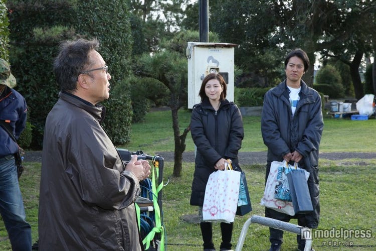 広末涼子 桐谷健太 姉弟愛 見せる 向井理主演ドラマ 永遠の0 クランクアップ モデルプレス 広末涼子 桐谷健太 姉弟愛 見せる 向井理主演ドラマ 永遠の0 クランクアップ モデルプレス