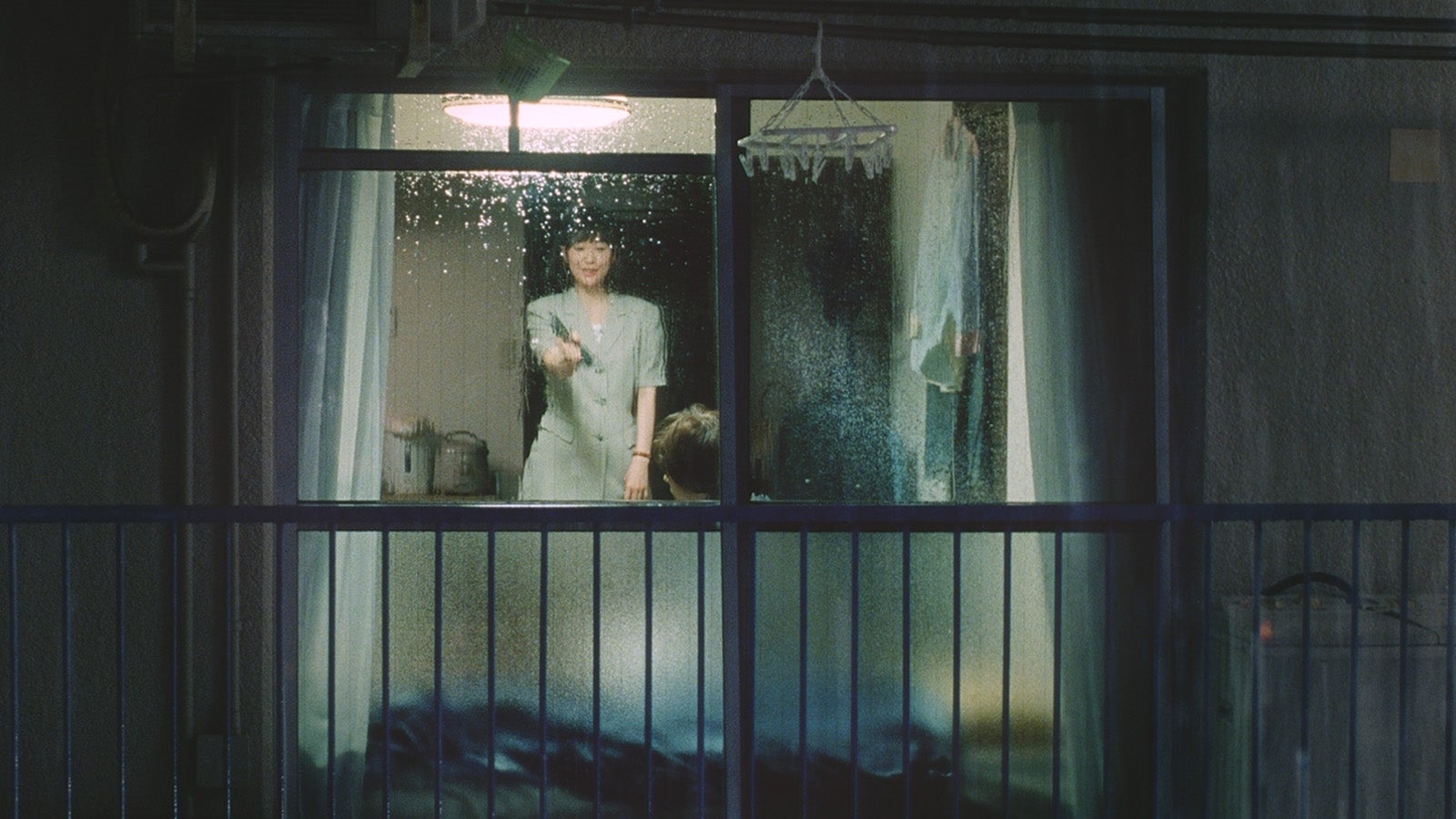 CM「25年前の夏」篇より （提供写真）