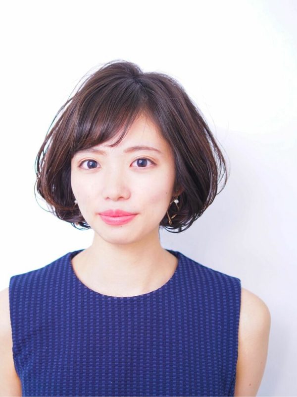 おでこが広い面長さんに似合う前髪 髪型は 美人度アップのおしゃれヘアスタイル モデルプレス