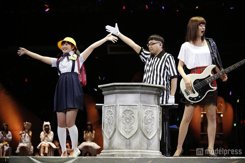 『AKB48グループ じゃんけん大会～拳で勝ち取れ！1／300ソロデビュー争奪戦～』（C）AKS