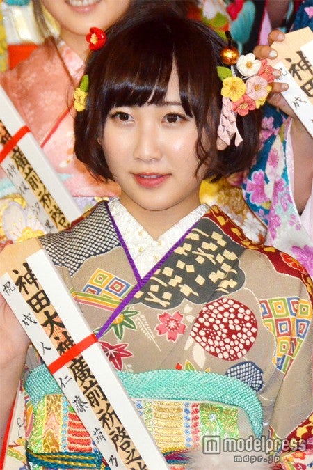 AKB48メンバーが大胆イメチェン　長髪を40センチ以上カット